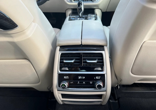 BMW Seria 7 cena 149900 przebieg: 172000, rok produkcji 2016 z Mielec małe 562